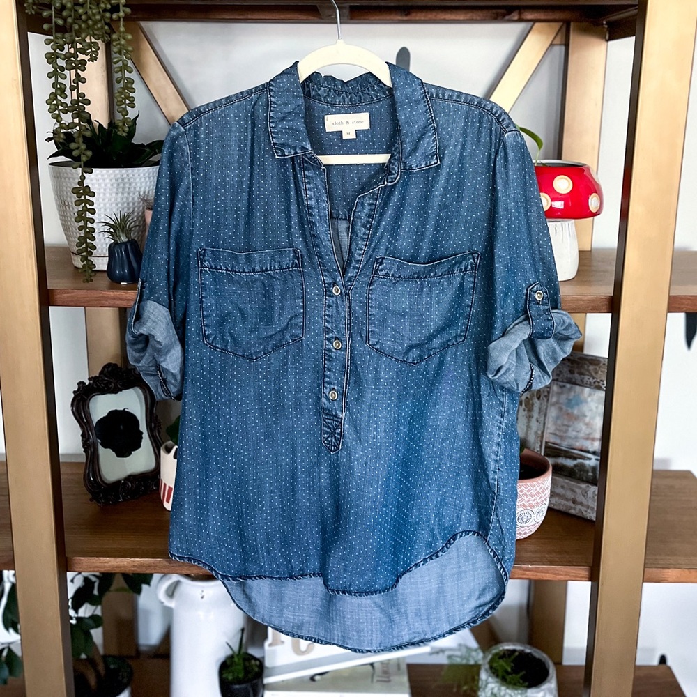 SOLD Anthropologie Cloth & Stone Small S Chambray Popover Button Up Shirt Blue